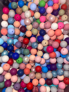 15mm Solid color Random Silicone Scoop (50 Beads)